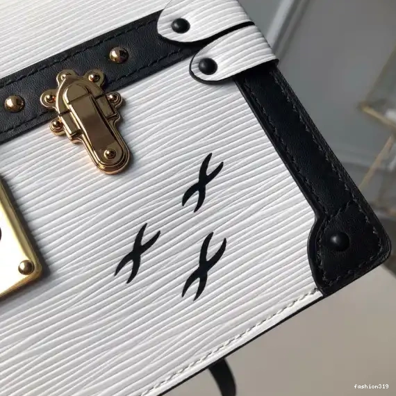 Louis TRUNK CHANELUTCH Vuitton 0404